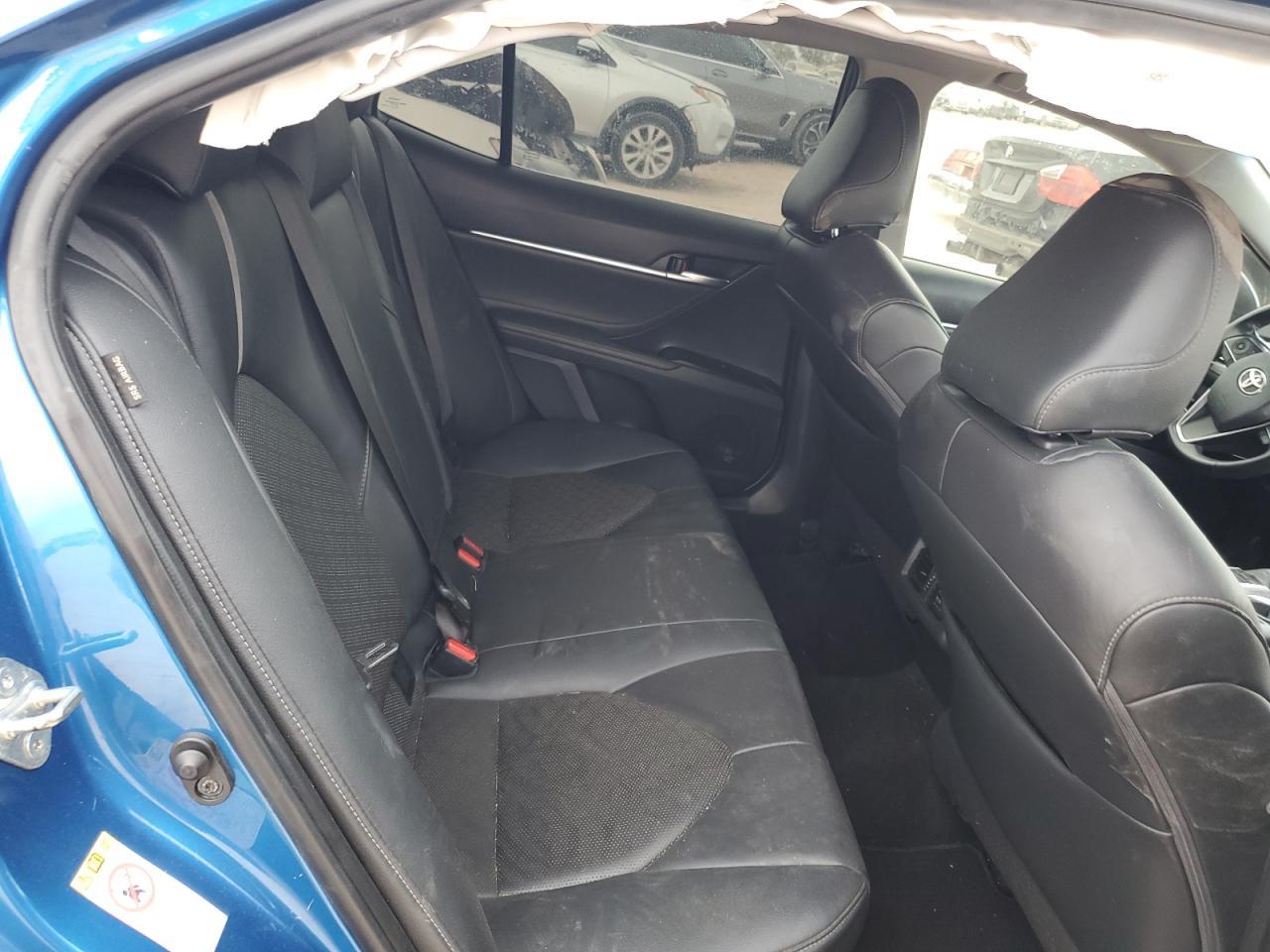 2018 TOYOTA CAMRY