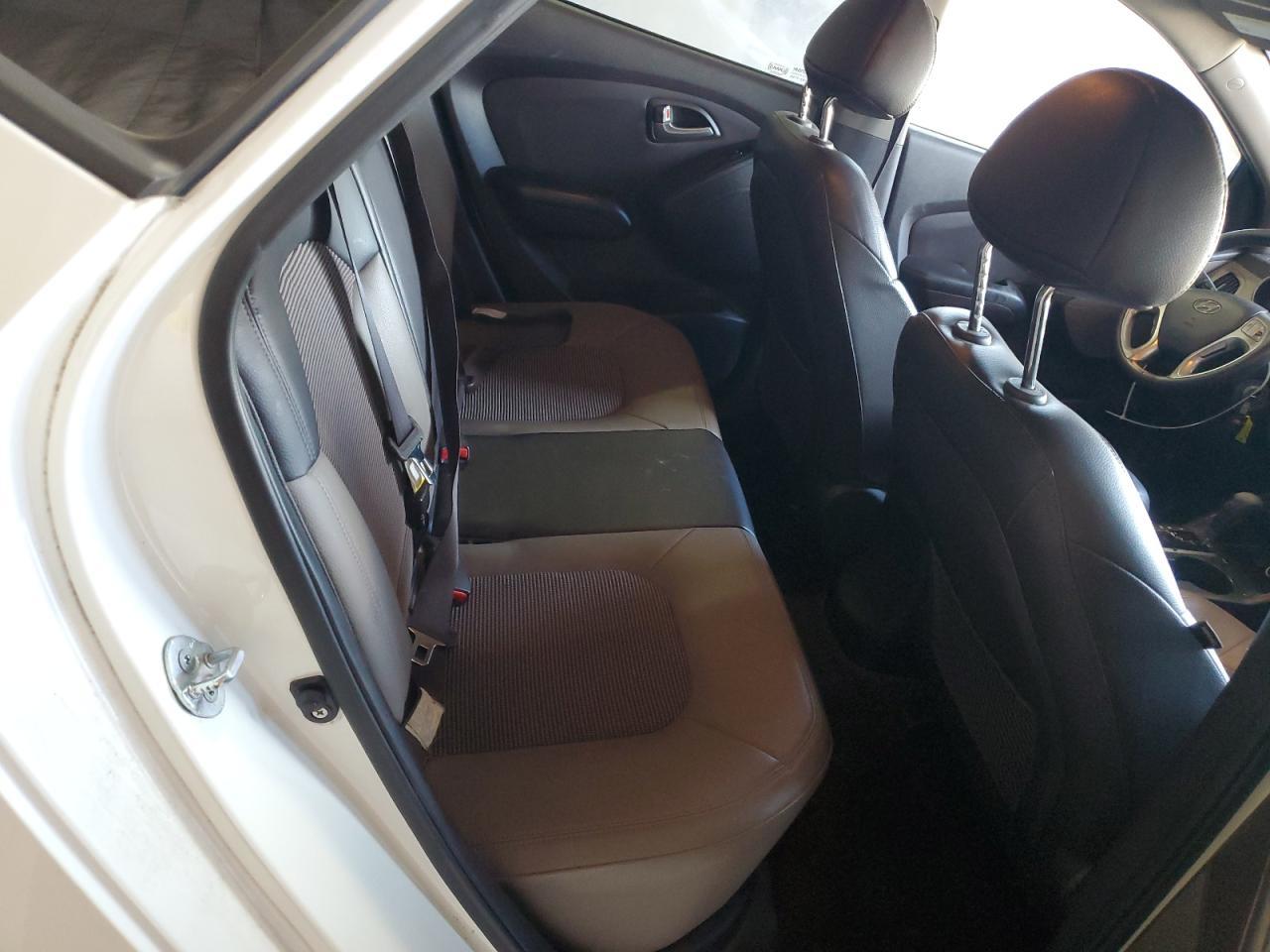 2011 HYUNDAI TUCSON
