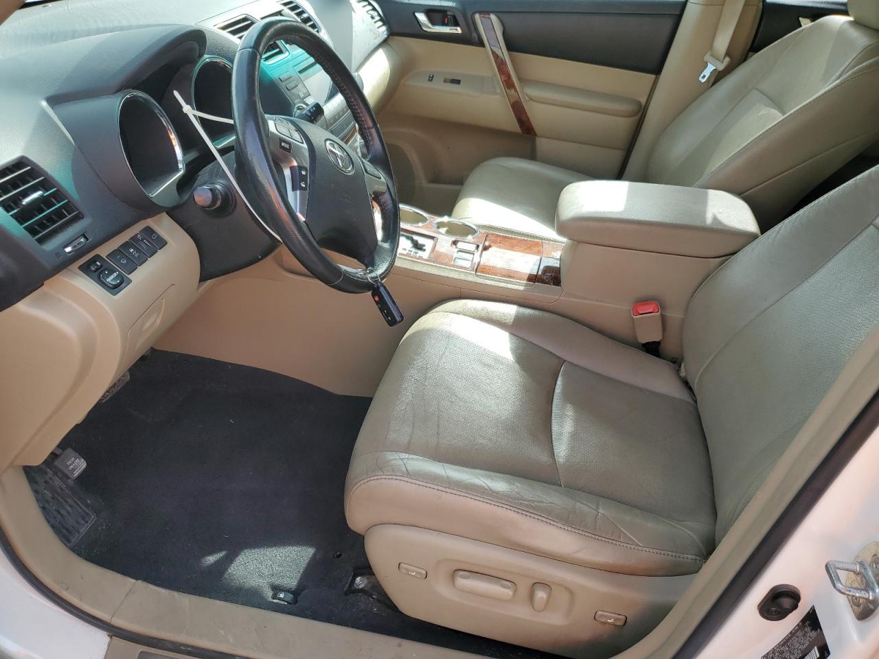 2011 TOYOTA HIGHLANDER