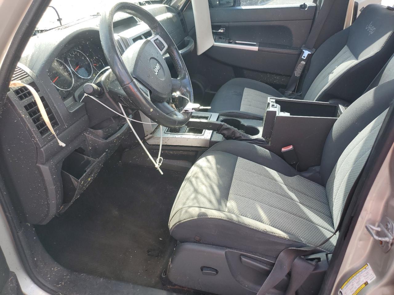 2009 JEEP Liberty