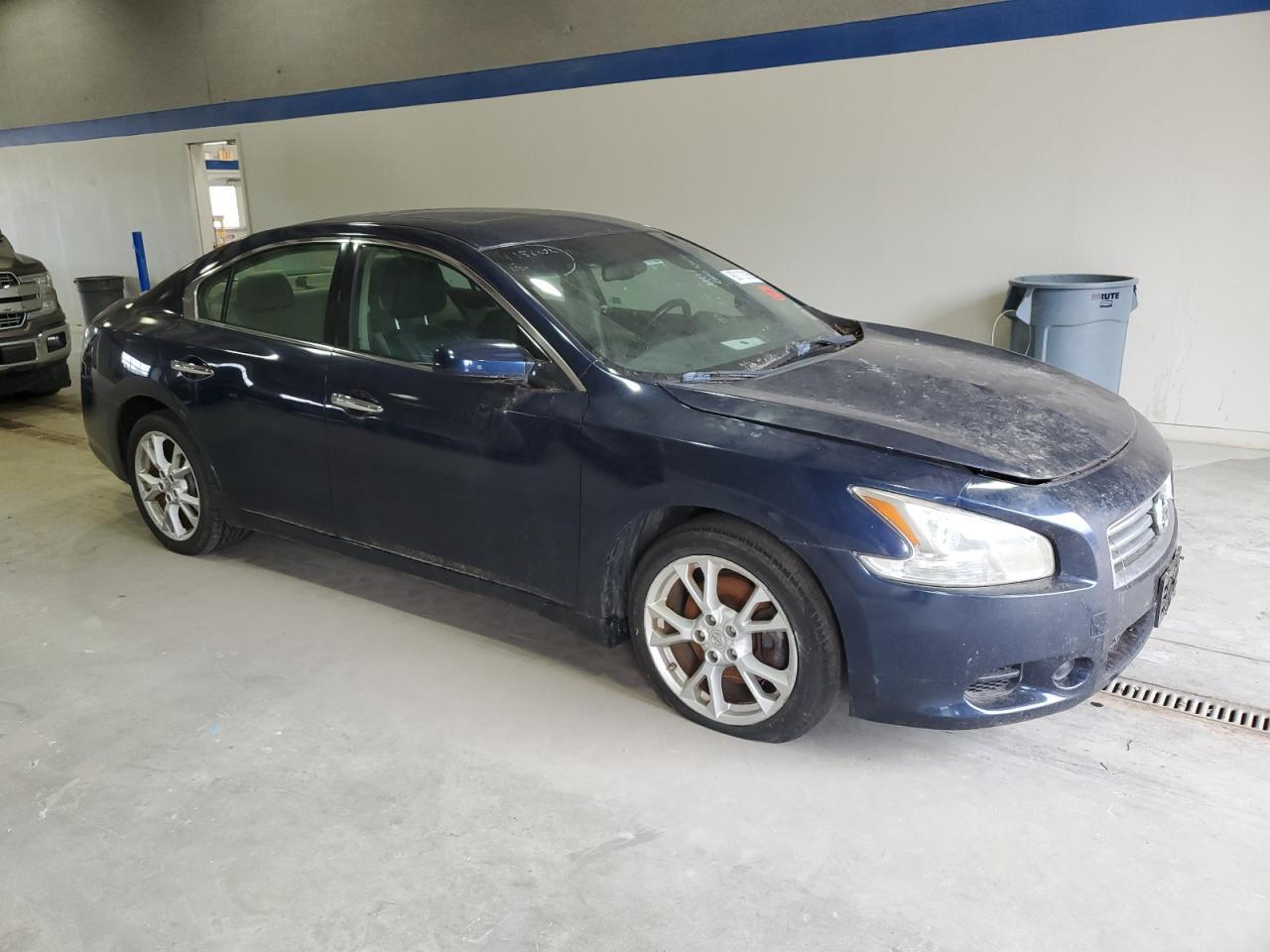 2014 NISSAN Maxima