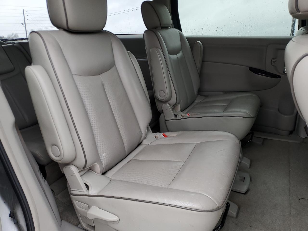 2013 NISSAN Quest