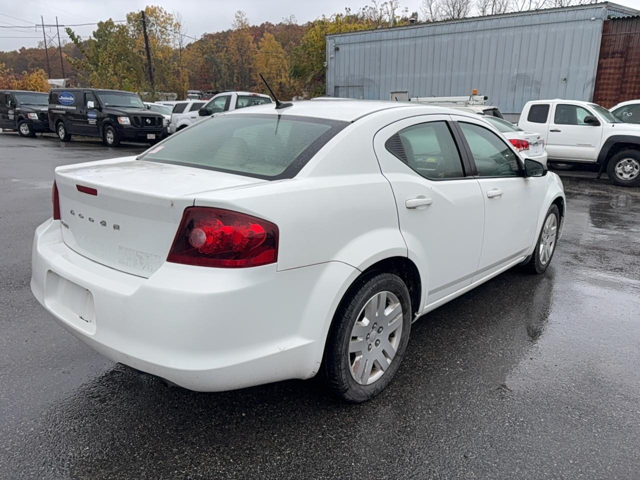 2013 DODGE Avenger