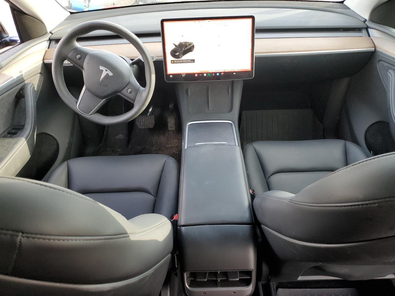 2025 TESLA MODEL Y