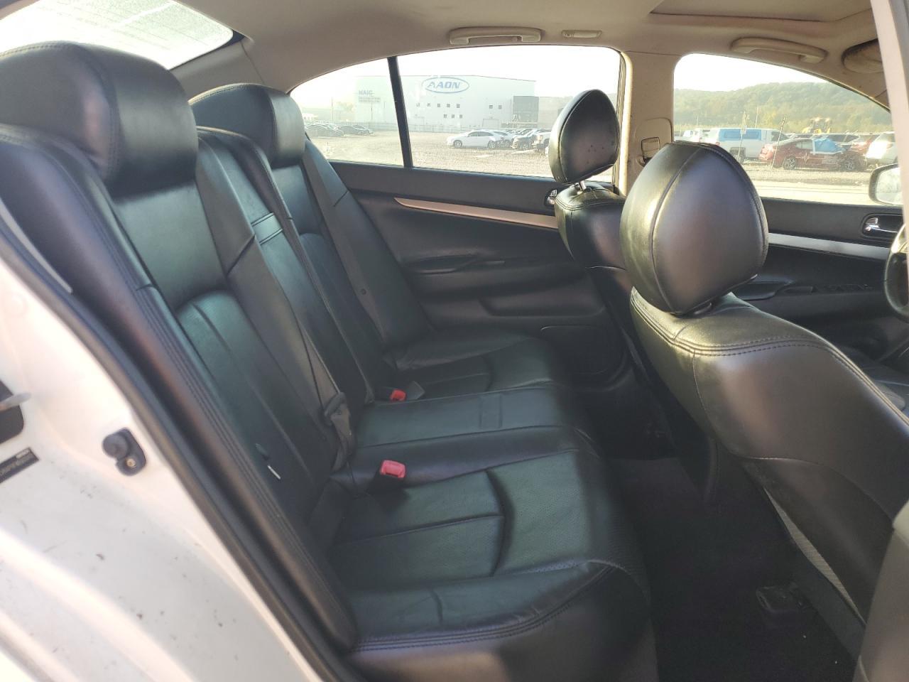2015 INFINITI Q40