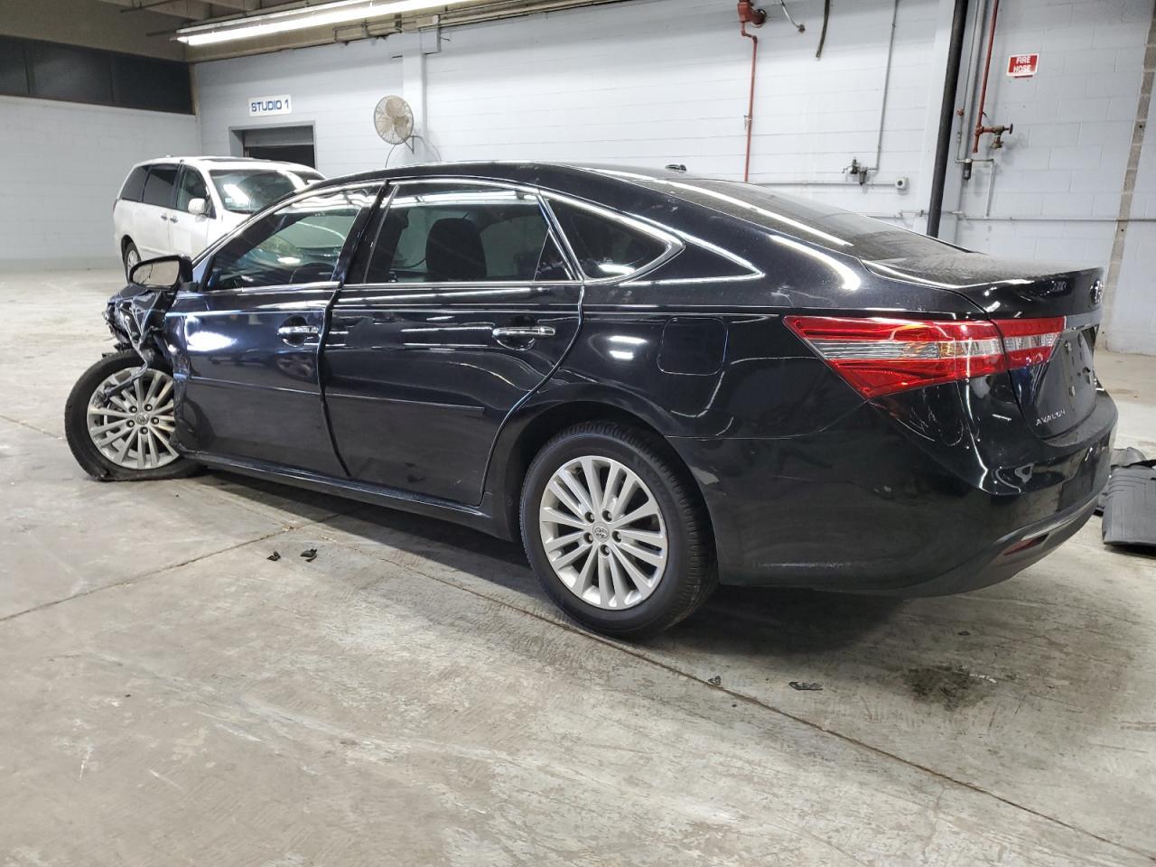 2013 TOYOTA Avalon