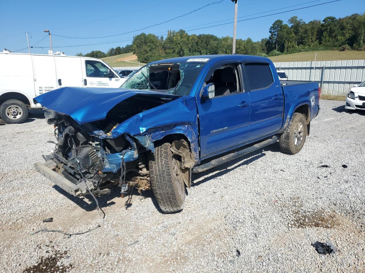 2017 TOYOTA TACOMA