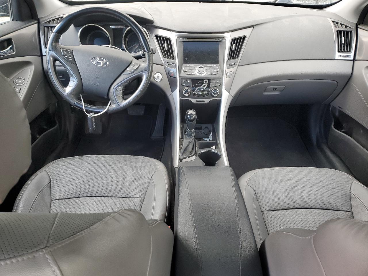 2011 HYUNDAI SONATA