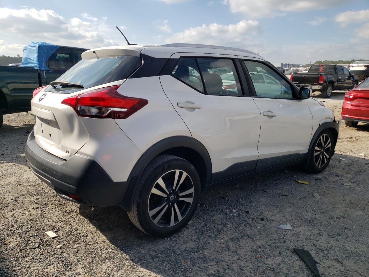 2018 NISSAN KICKS