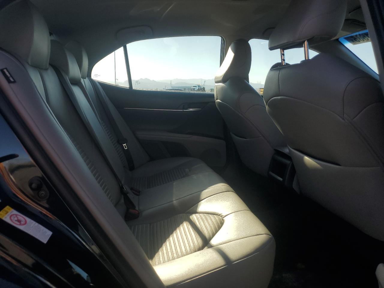 2018 TOYOTA CAMRY