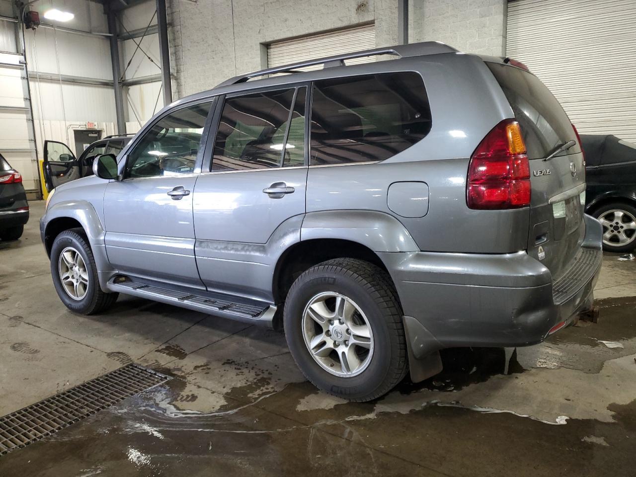 2004 LEXUS Gx