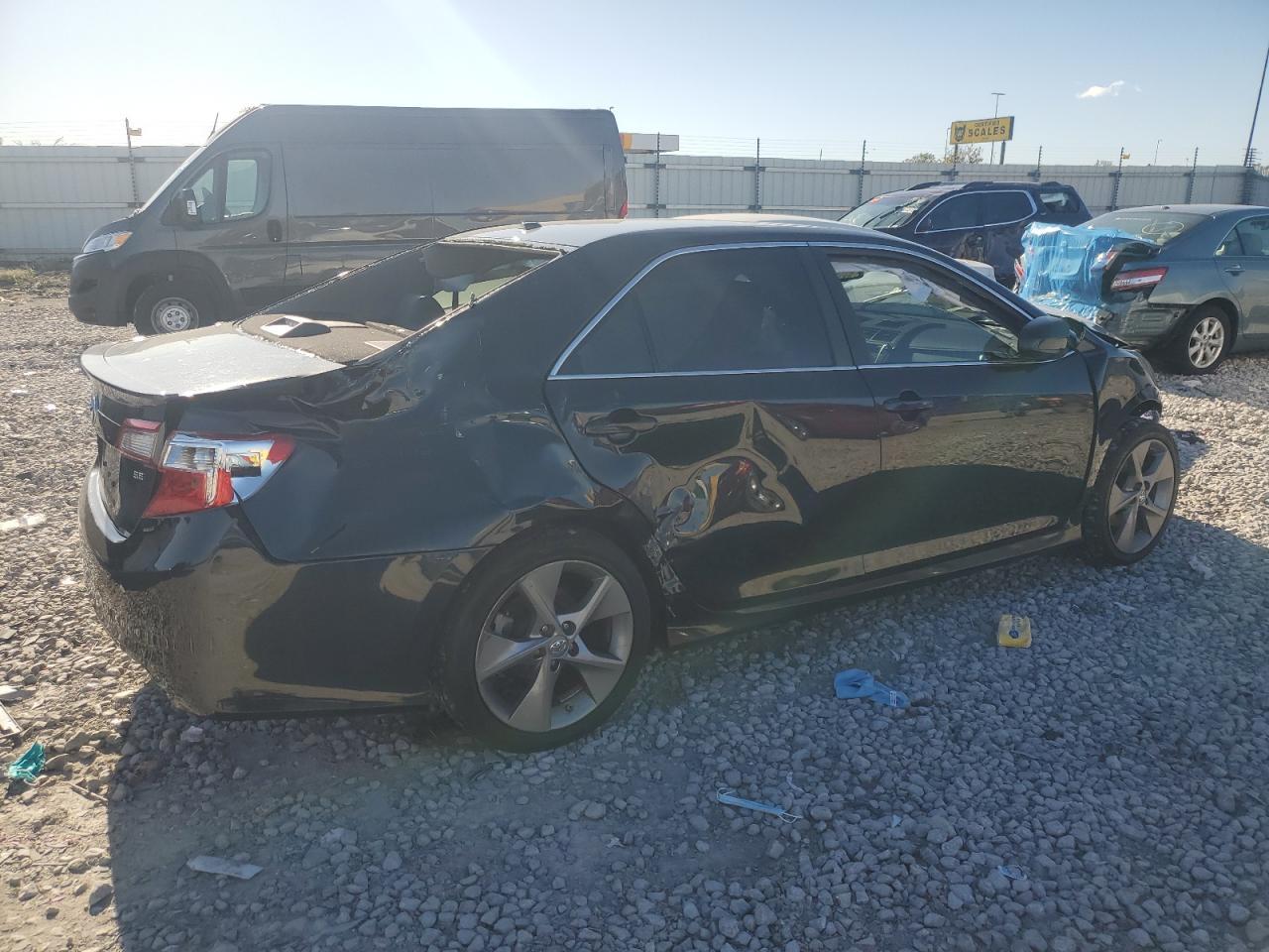 2014 TOYOTA CAMRY