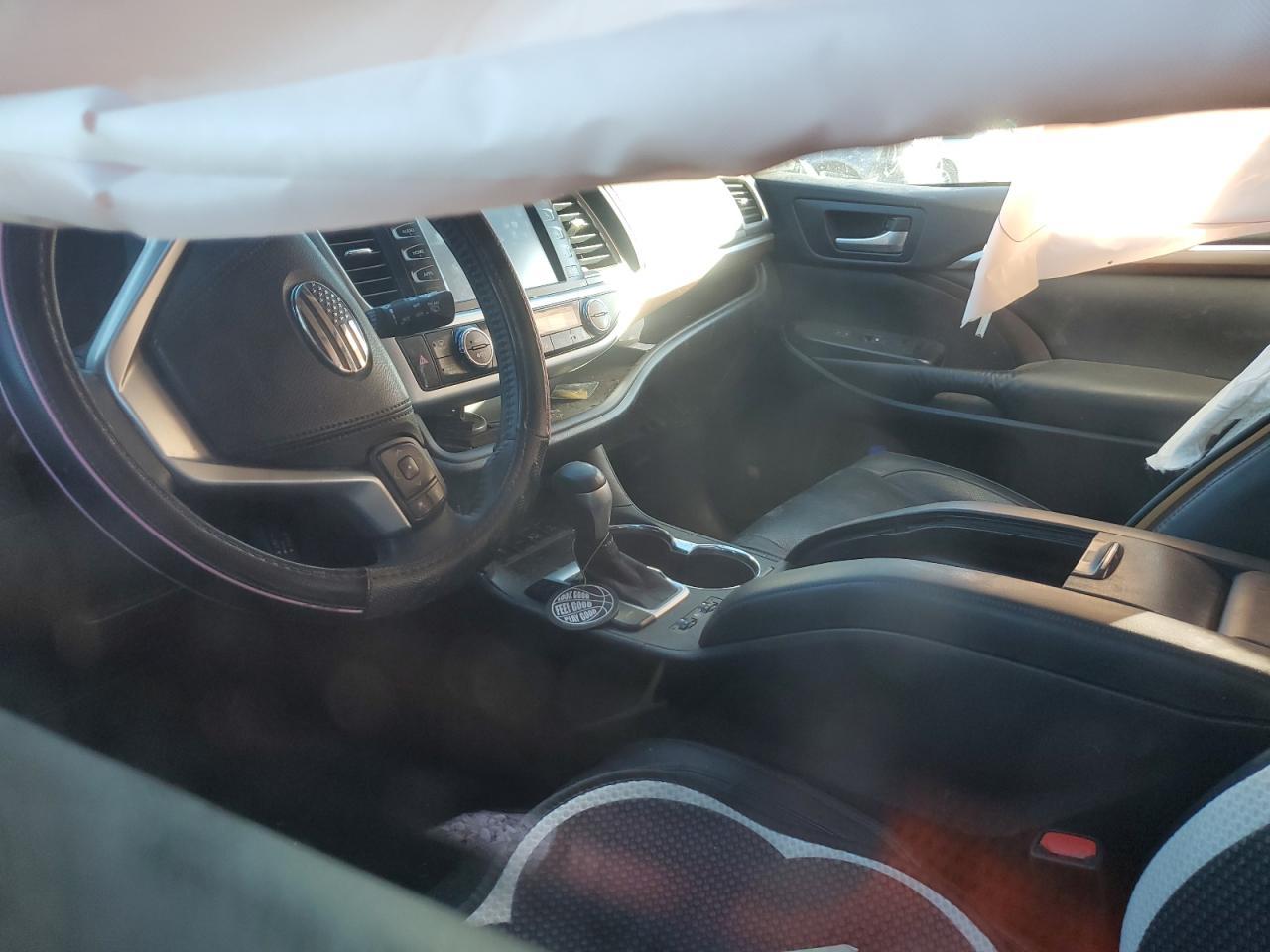 2016 TOYOTA HIGHLANDER