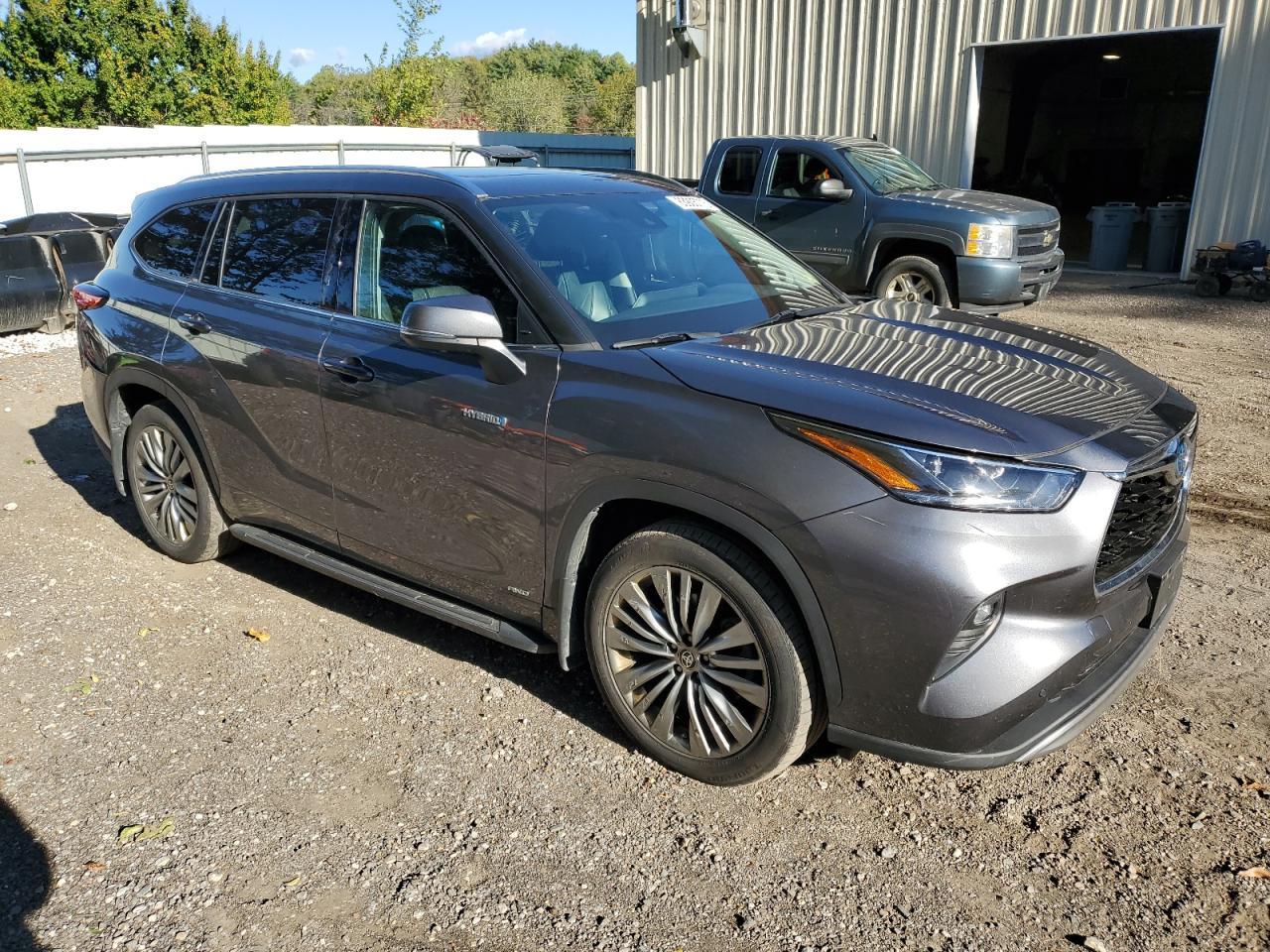 2021 TOYOTA HIGHLANDER