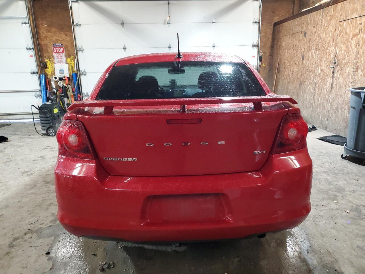 2013 DODGE Avenger