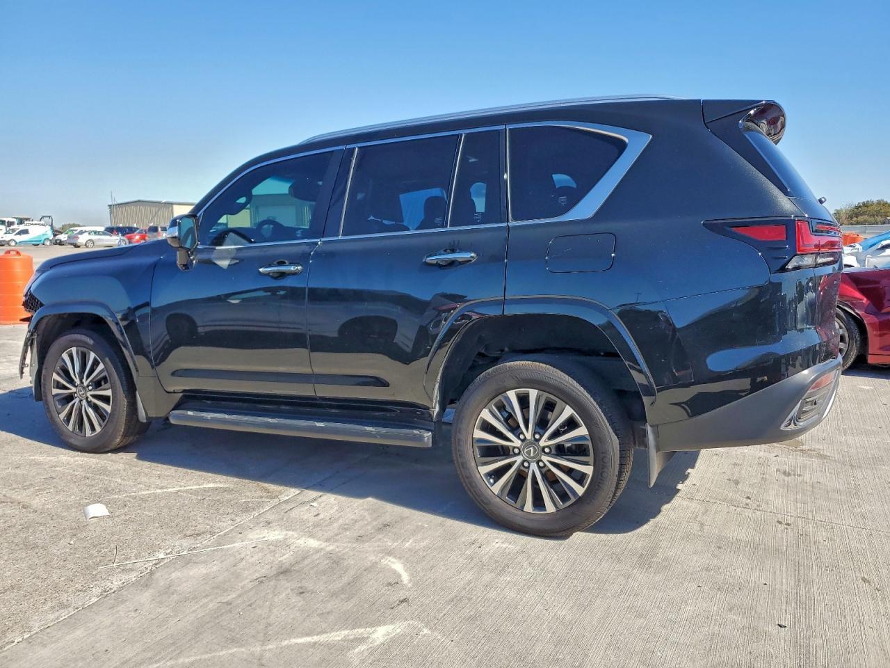 2024 LEXUS LX 600