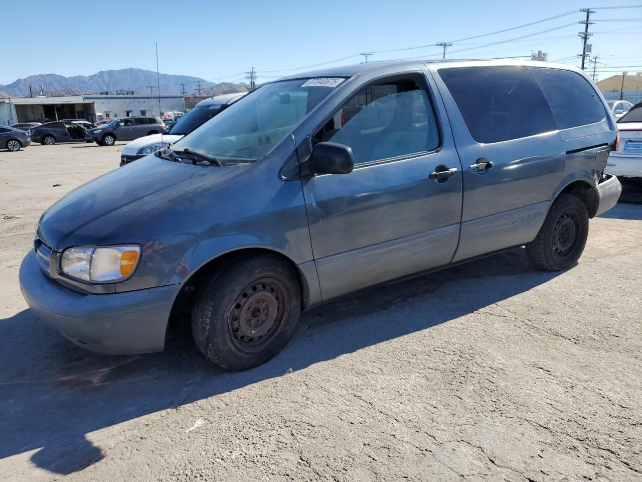 2000 TOYOTA SIENNA