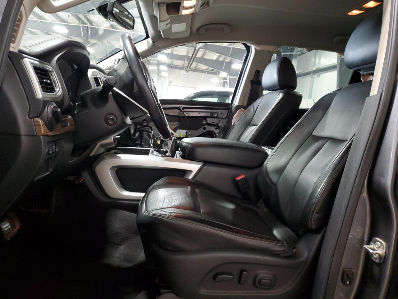 2017 NISSAN Titan