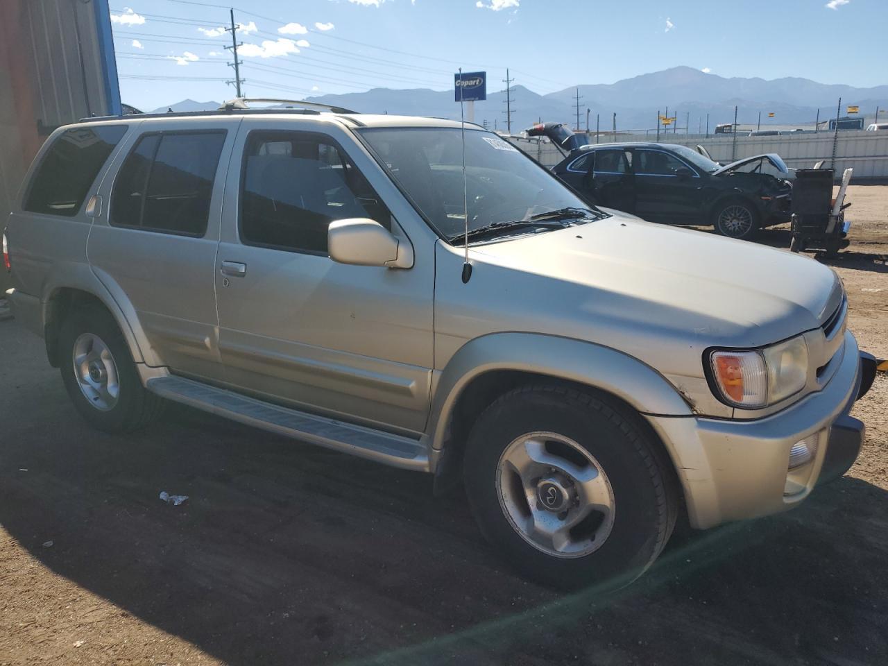 2000 INFINITI QX4