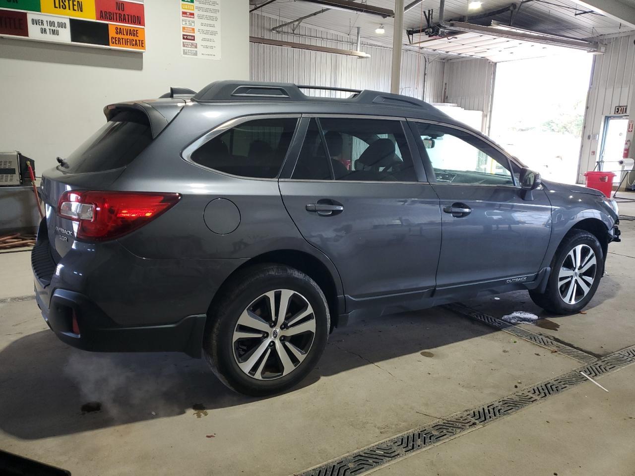 2018 SUBARU Outback