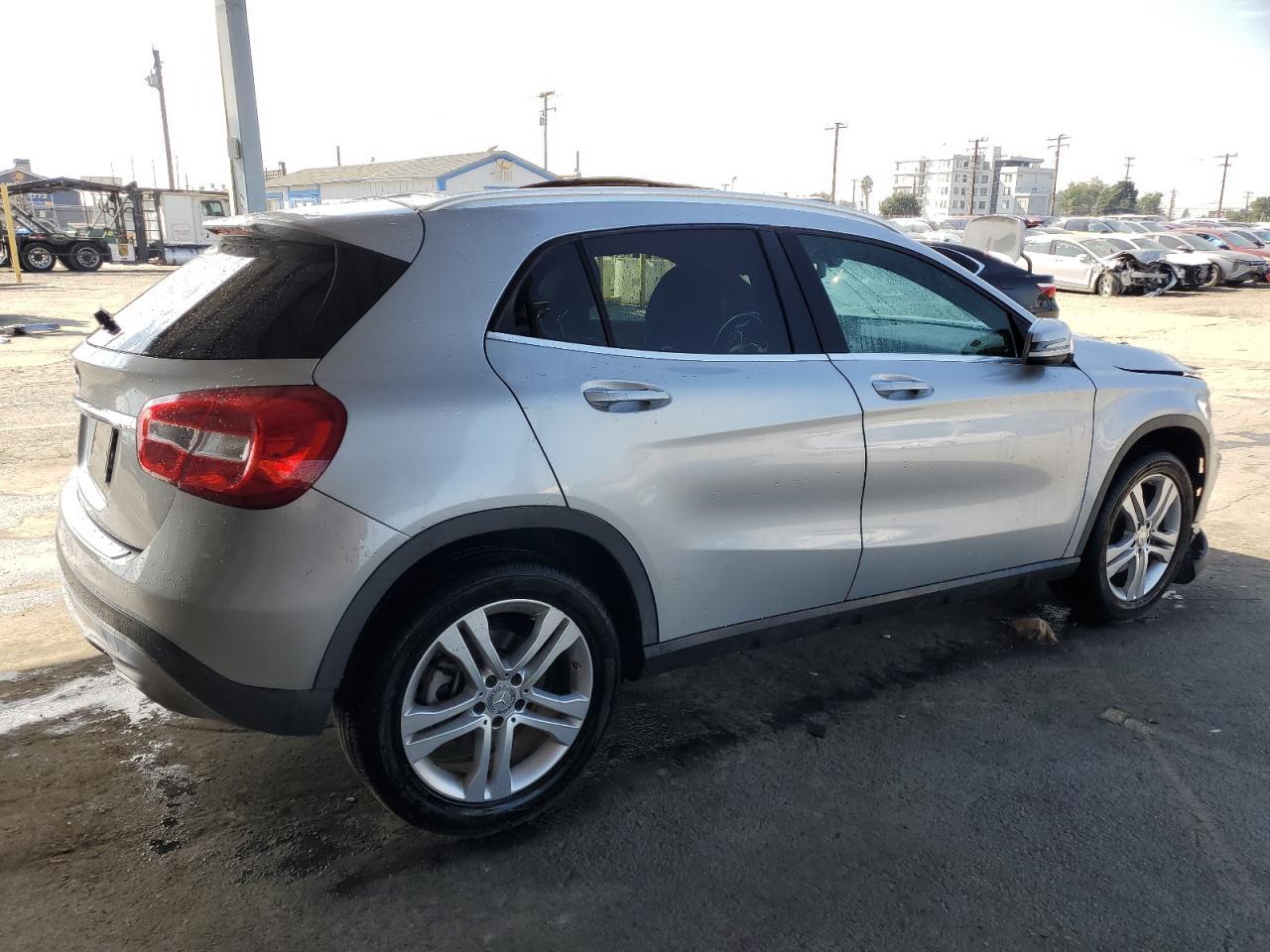 2016 MERCEDES-BENZ GLA-Class