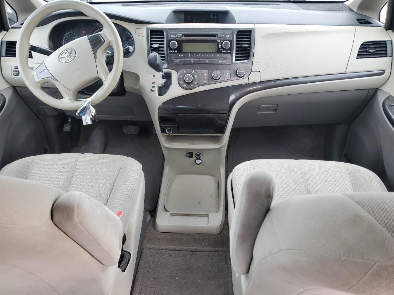 2014 TOYOTA SIENNA