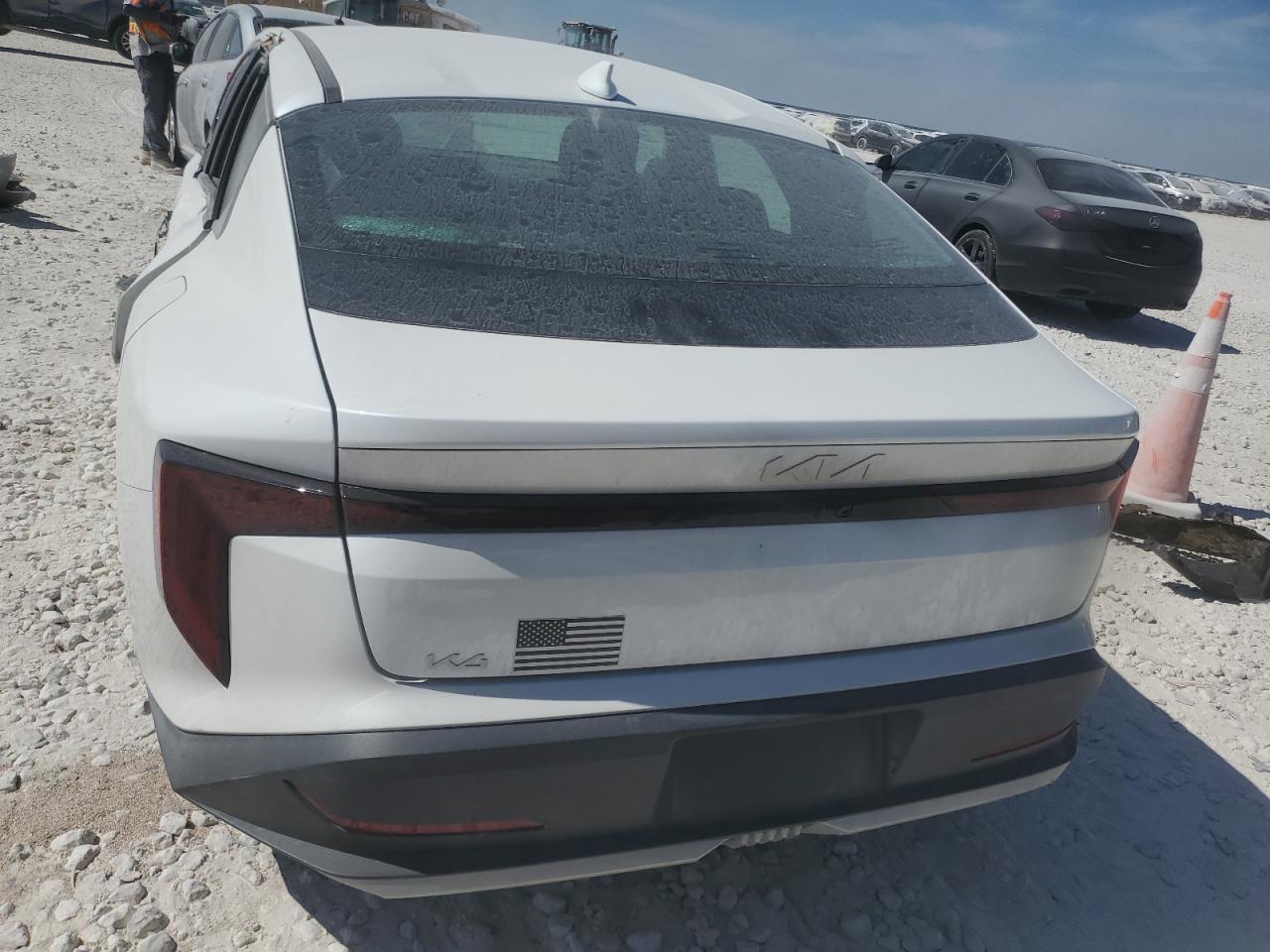 2025 KIA K4