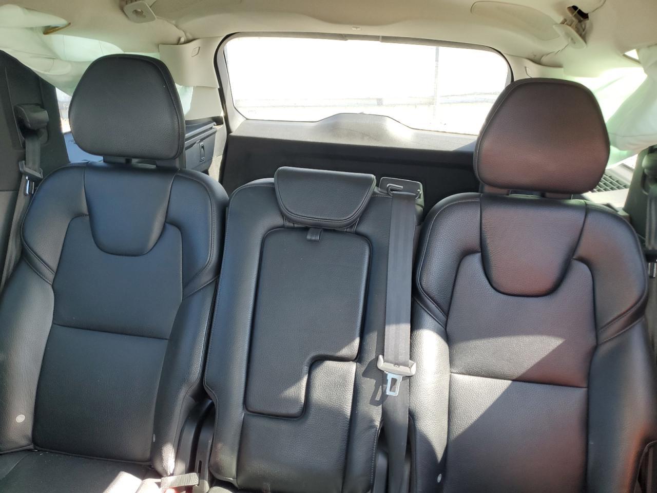2016 VOLVO XC90