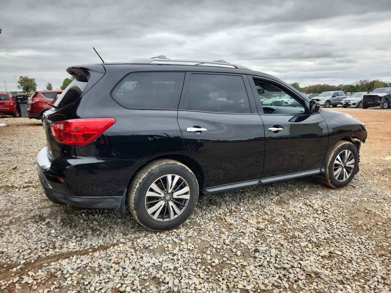 2017 NISSAN PATHFINDER