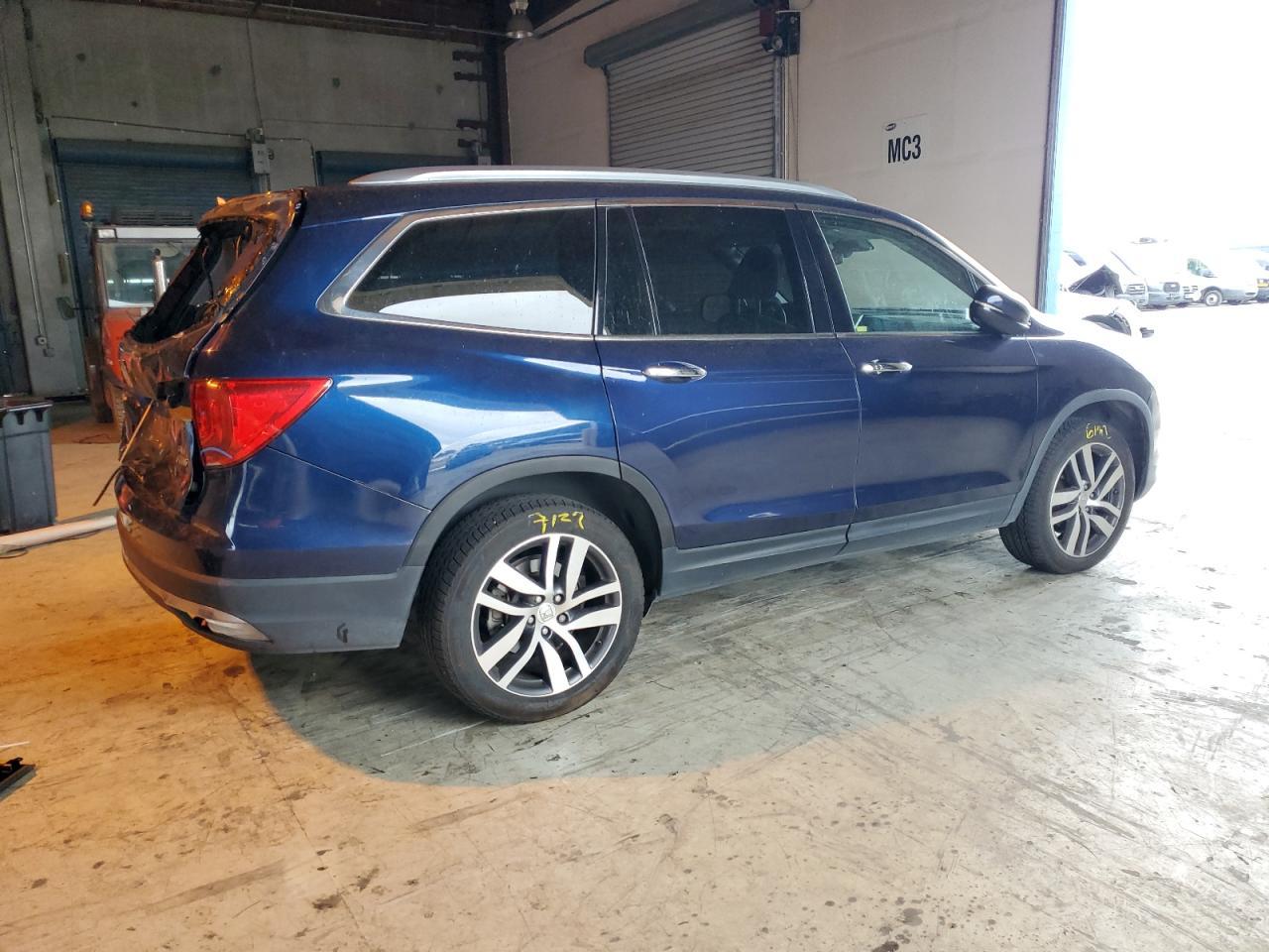 2017 HONDA PILOT