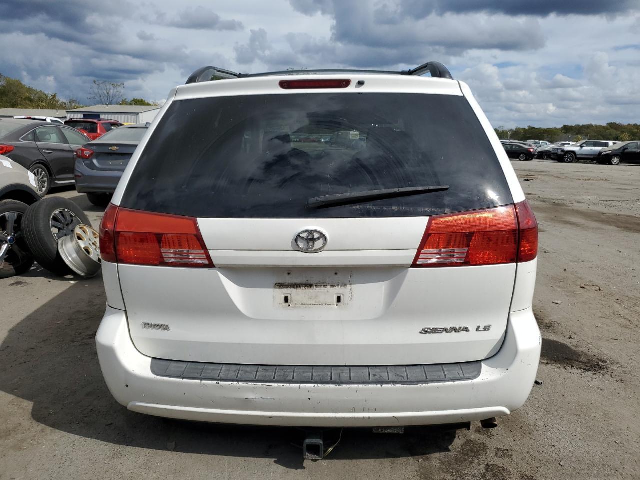 2004 TOYOTA SIENNA
