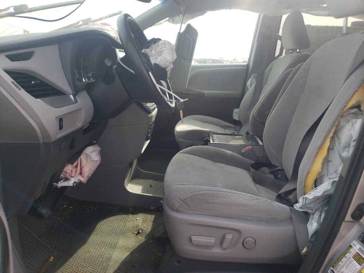 2015 TOYOTA SIENNA