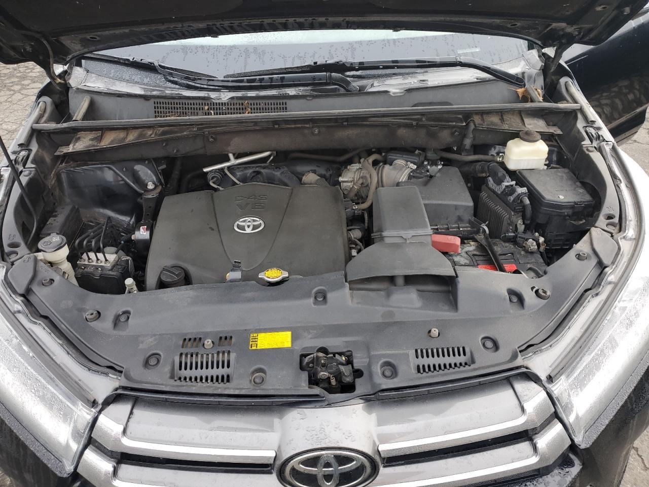2017 TOYOTA HIGHLANDER