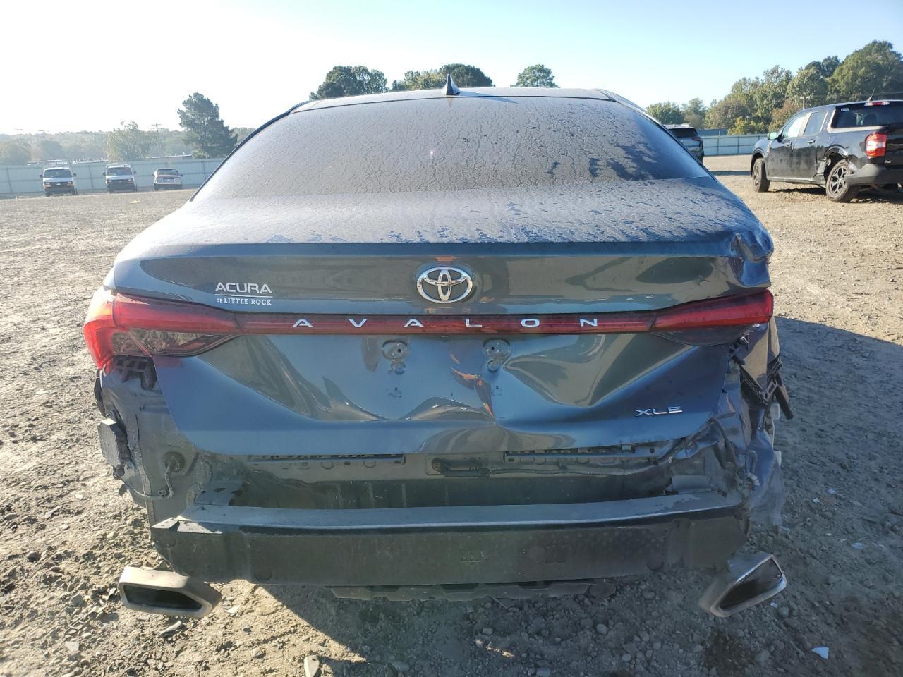 2019 TOYOTA Avalon