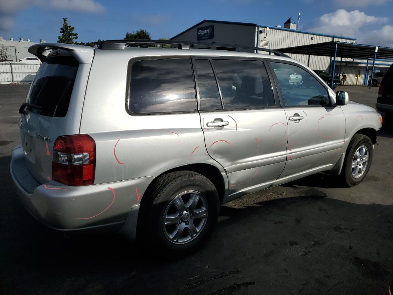 2004 TOYOTA HIGHLANDER