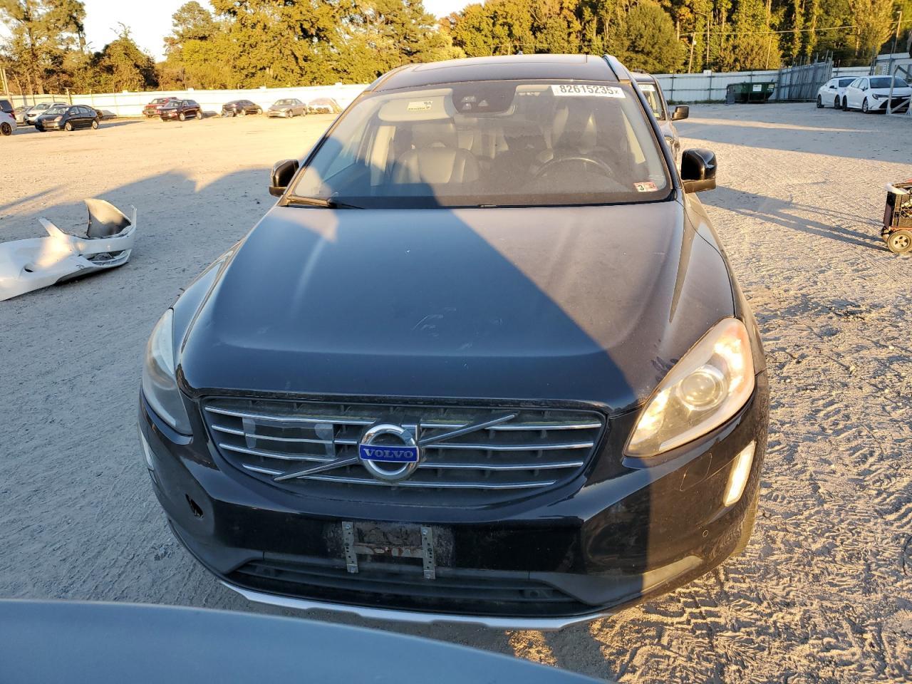 2015 VOLVO XC60