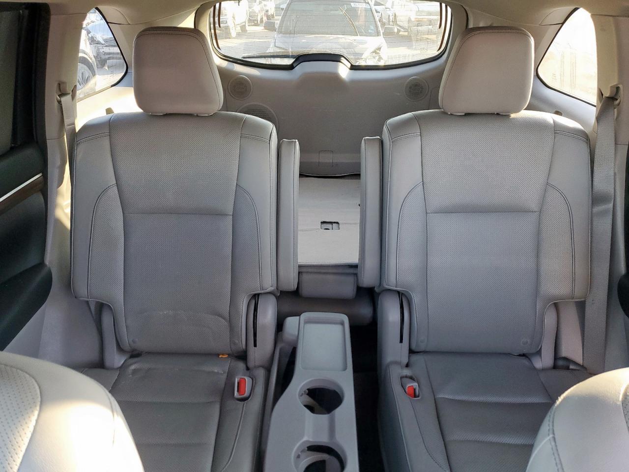 2016 TOYOTA HIGHLANDER