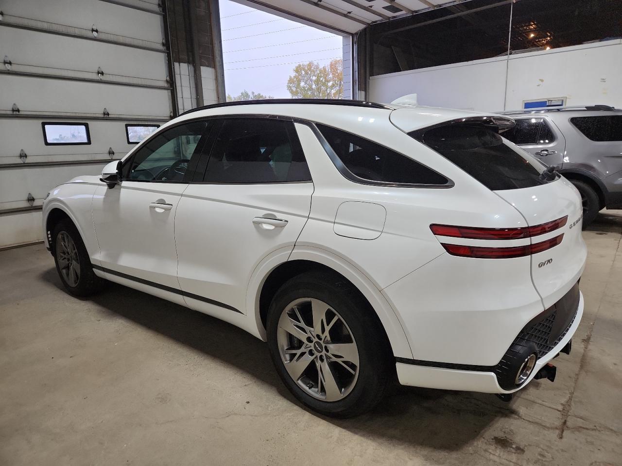 2025 GENESIS GV70