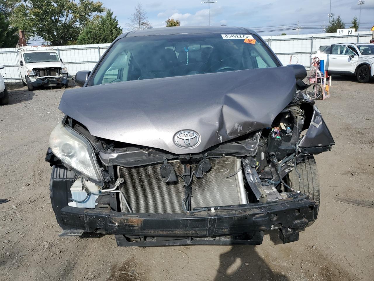 2016 TOYOTA SIENNA