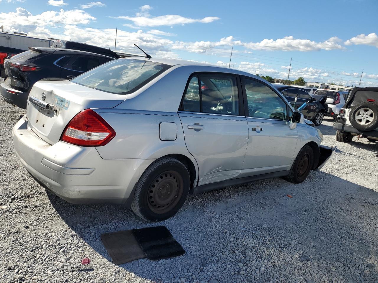 2009 NISSAN VERSA