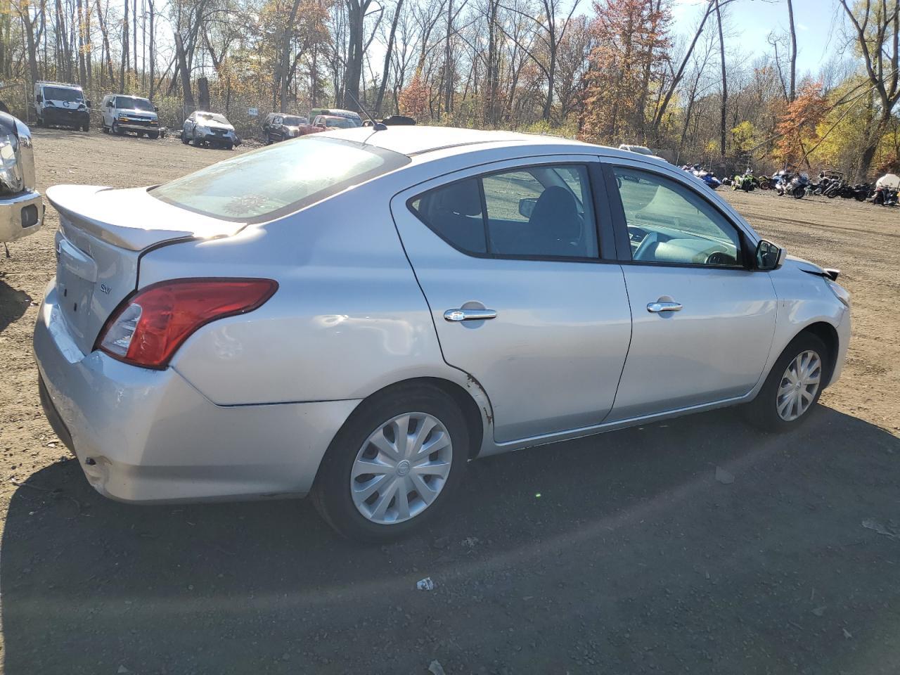 2018 NISSAN VERSA