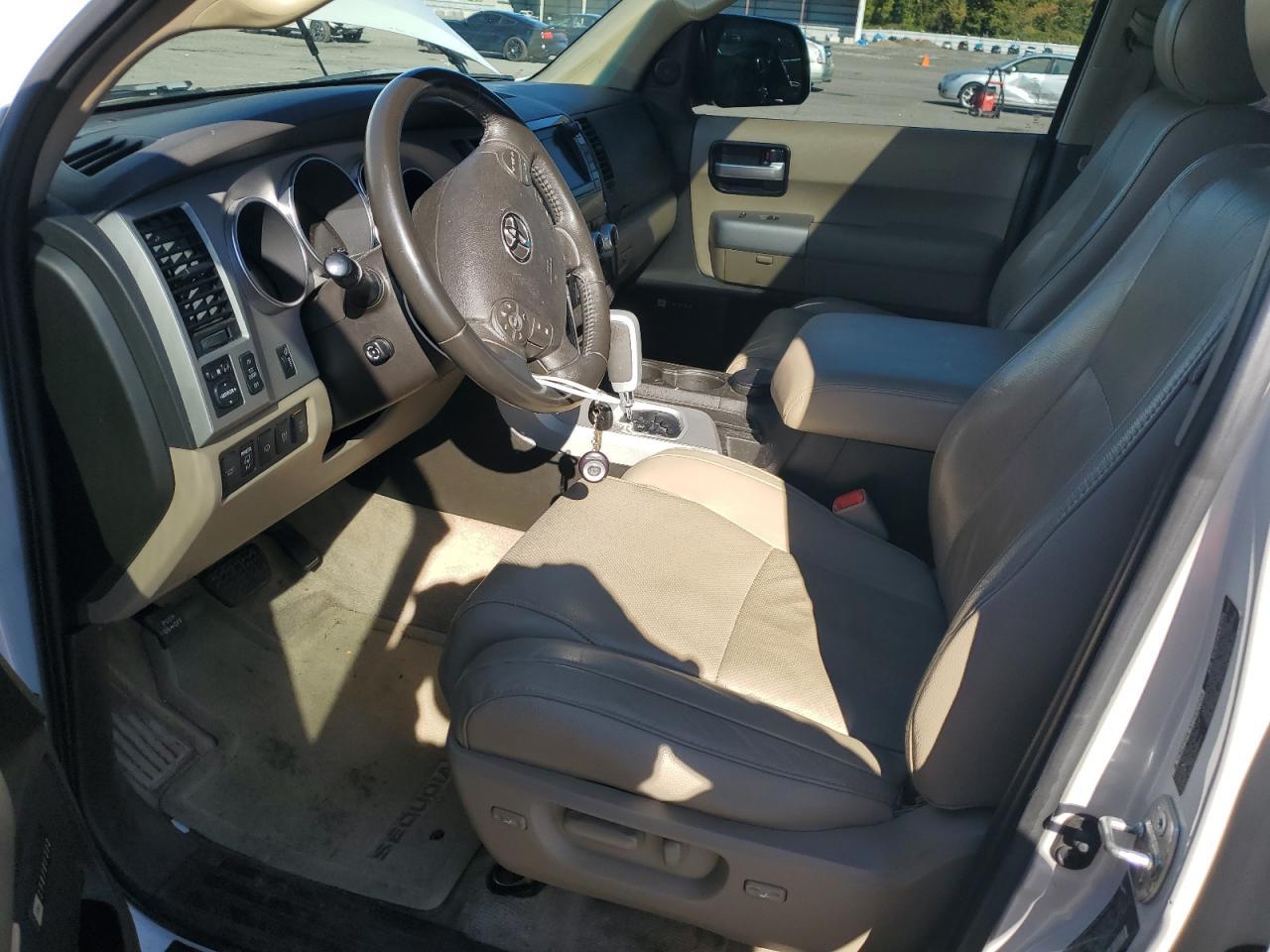 2008 TOYOTA Sequoia