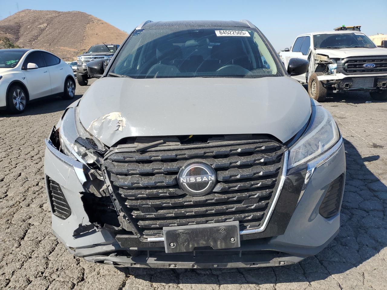 2024 NISSAN KICKS