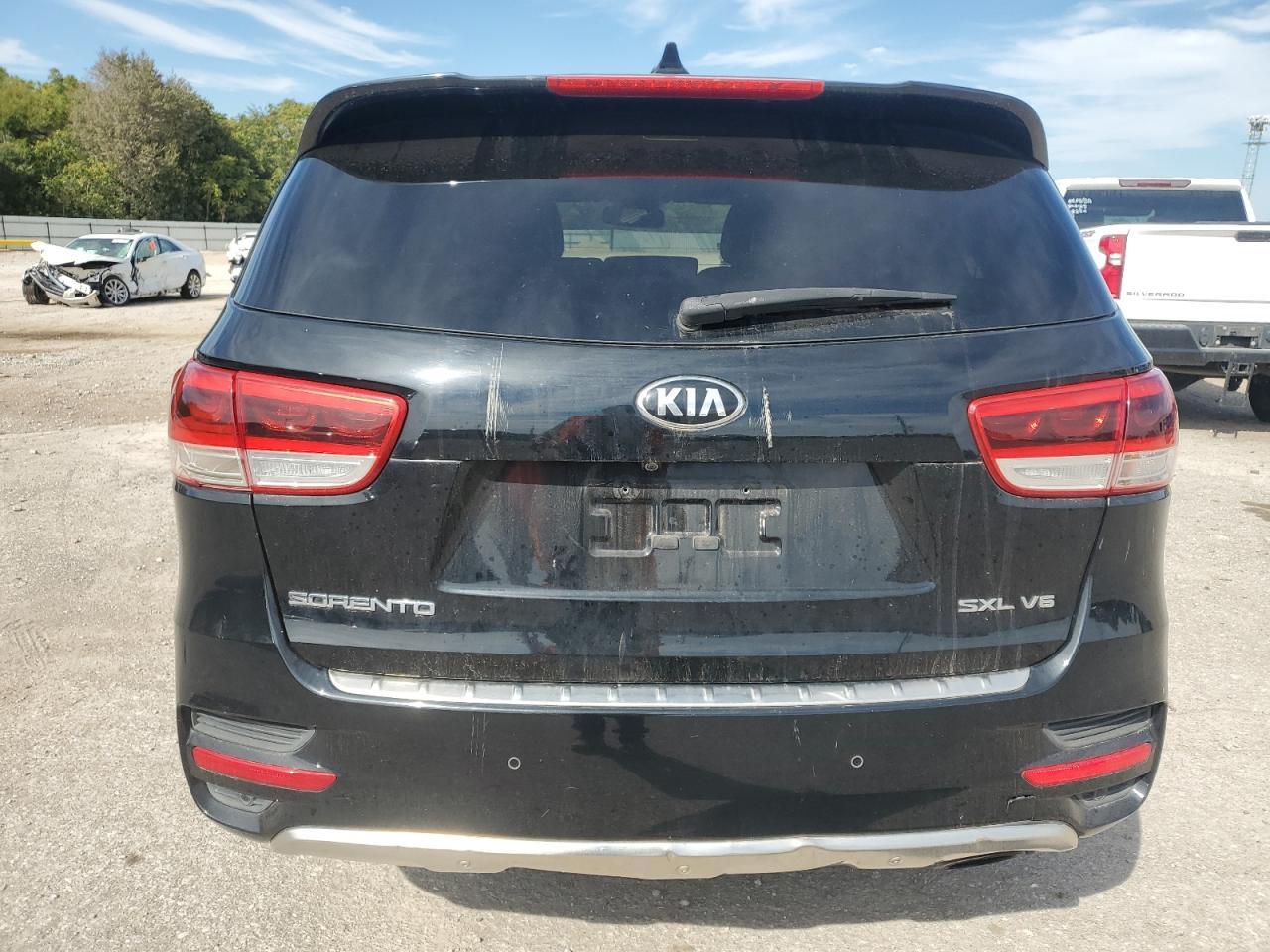 2016 KIA SORENTO