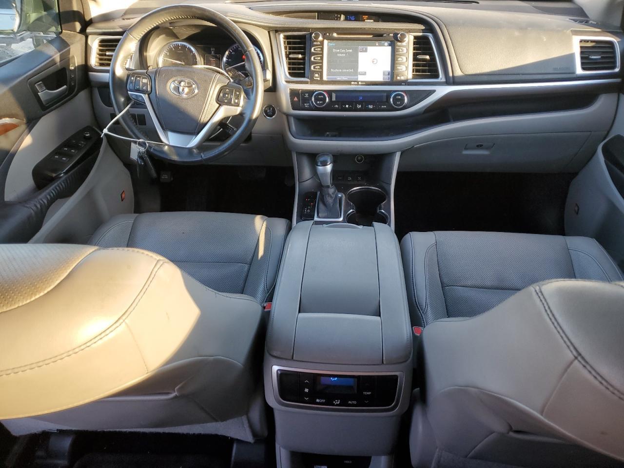 2014 TOYOTA HIGHLANDER