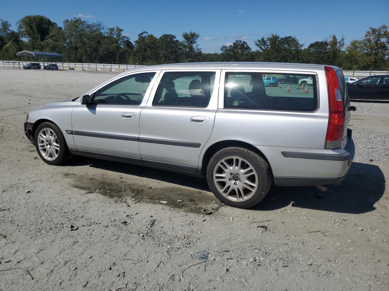 2004 VOLVO V70