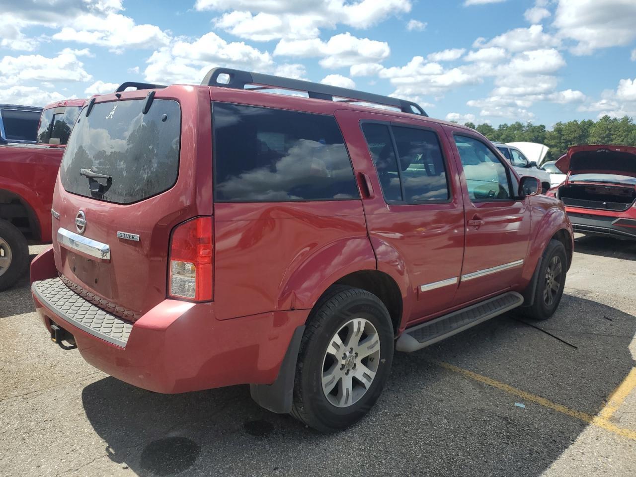 2011 NISSAN PATHFINDER