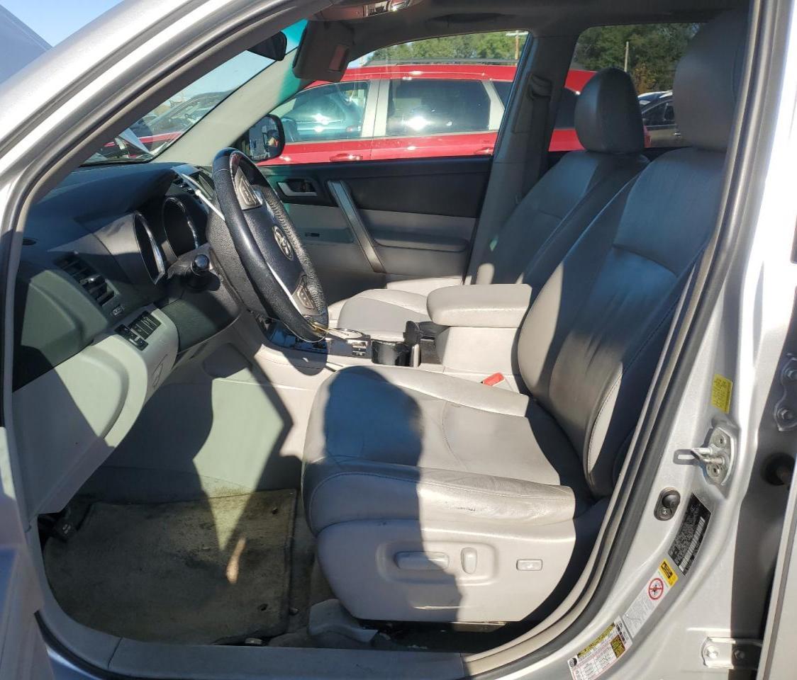 2010 TOYOTA HIGHLANDER