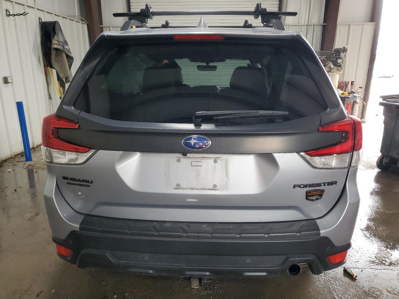 2022 SUBARU FORESTER