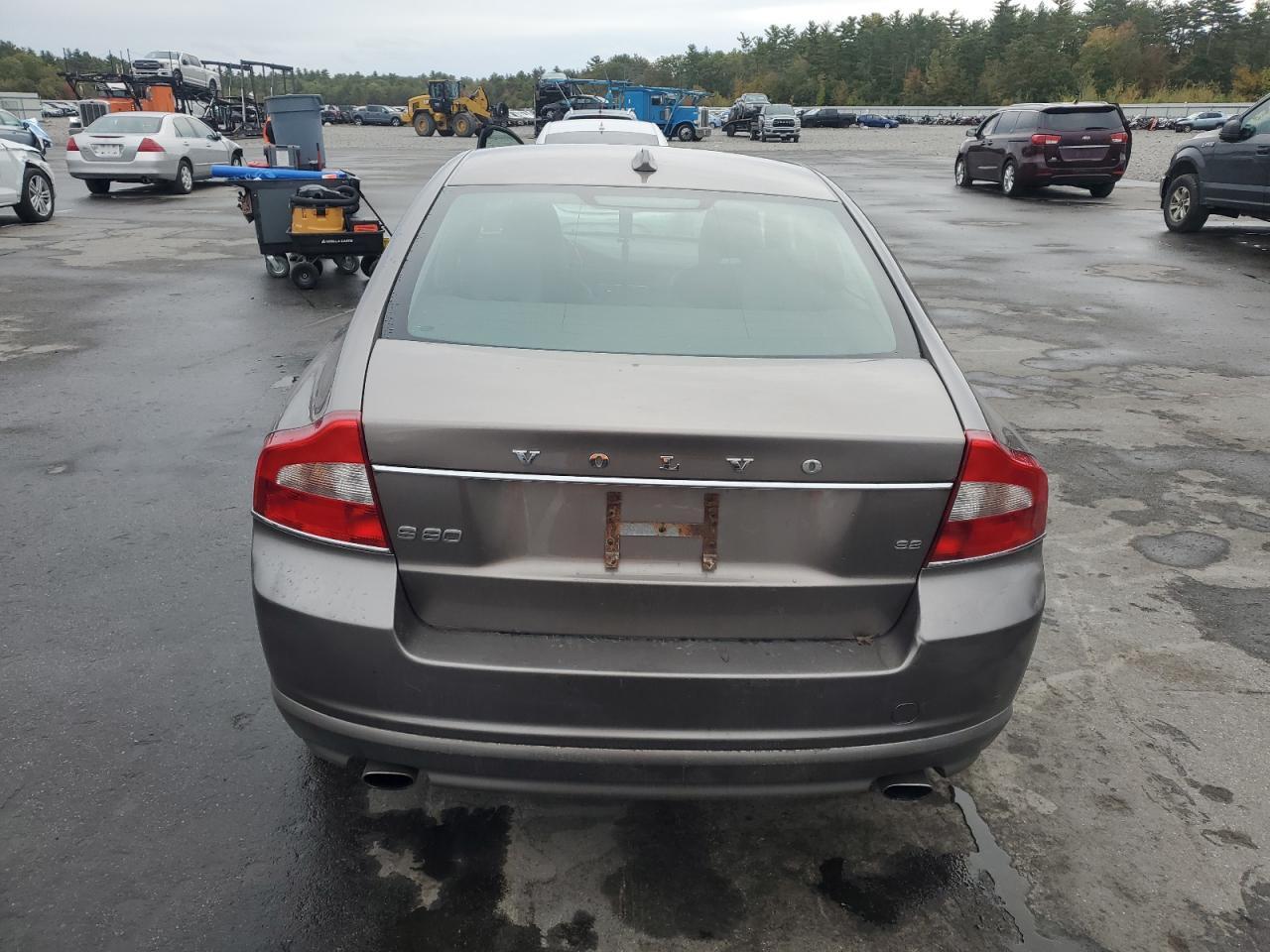 2010 VOLVO S80
